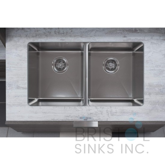 B1607 Undermount Stainless Steel Kitchen Sink 20 mm Corners