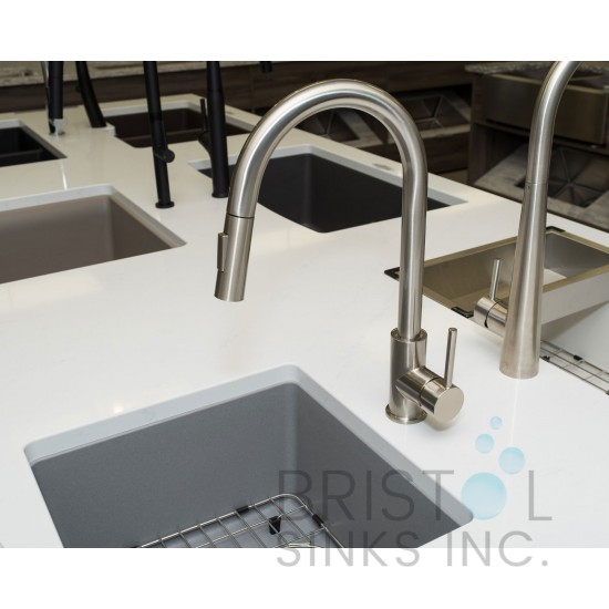 Rivera Kitchen Pull-down Faucet - Matte Black